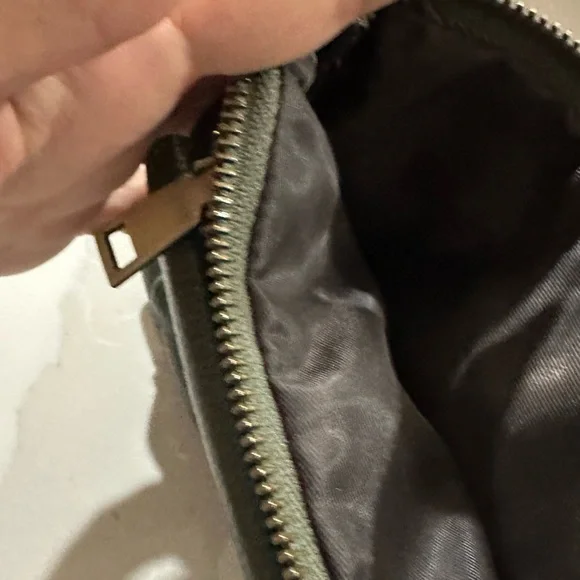 Loyofun Unisex Green Leather Belt Bag With Adjustable Waist Strap - Picture 8 of 12